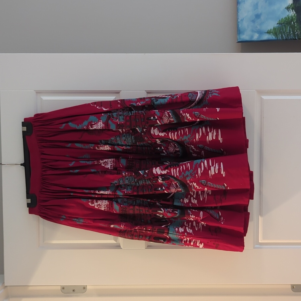 Pinup Girl Clothing Red A-Line Venetian Print Skirt - Picture 2 of 5